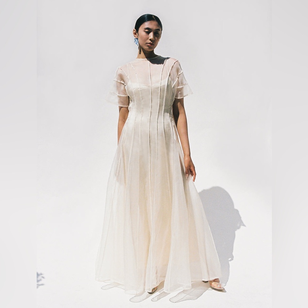 ISO Kamperett Anemoia Gown (DO NOT BUY)